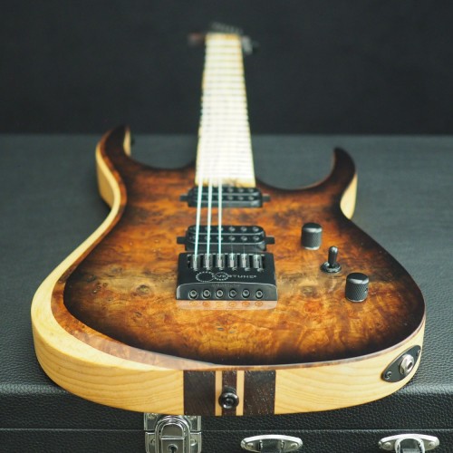 MERUS - 6-string, Claro Walnut Burl, EverTune, Natural